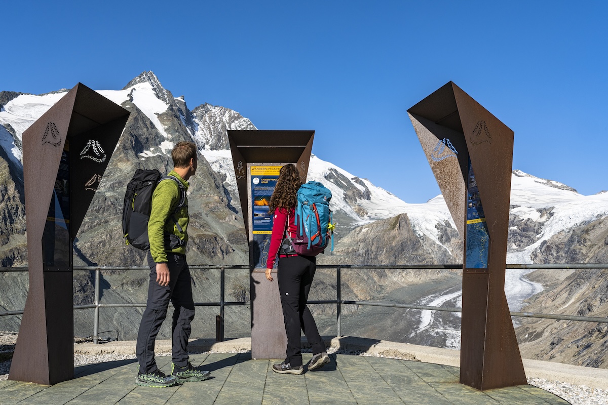 Bei der Kaiser-Franz-Josefs-Höhe am Fuße des Großglockners startet das Erlebnis Alpen-Adria-Trail.