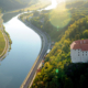 Zahlreiche Burgen und Schlösser liegen am Ufer der Save, wie die Burg Rajhenburg