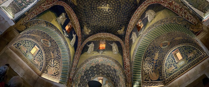 Einfach wunderschön, die Mosaike im Mausoleum der Galla Placidia.