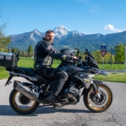 Harry Pucher zeigt Ihnen die schönsten Motorradtouren, die man nicht in jeder Straßenkarte findet.